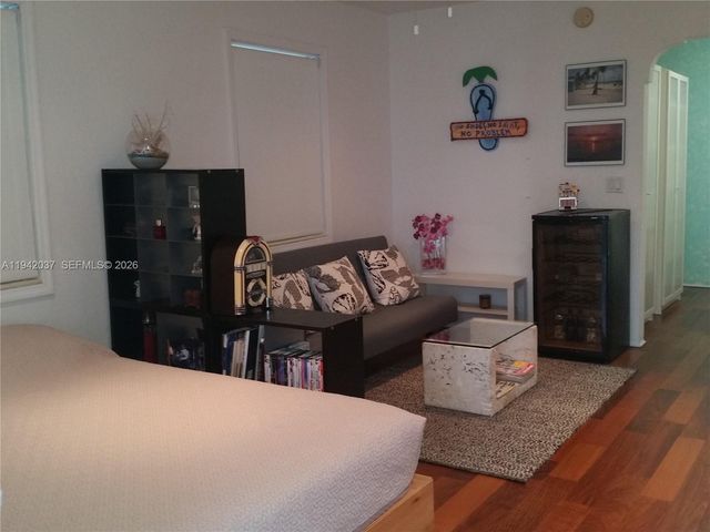 717 Espanola Way 205, Miami Beach, FL 33139