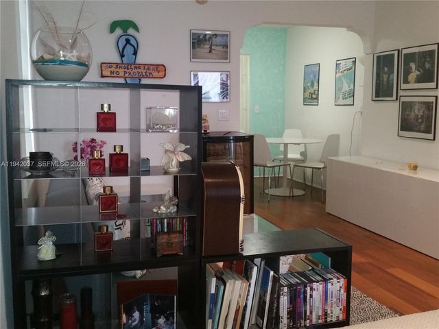 717 Espanola Way 205, Miami Beach, FL 33139