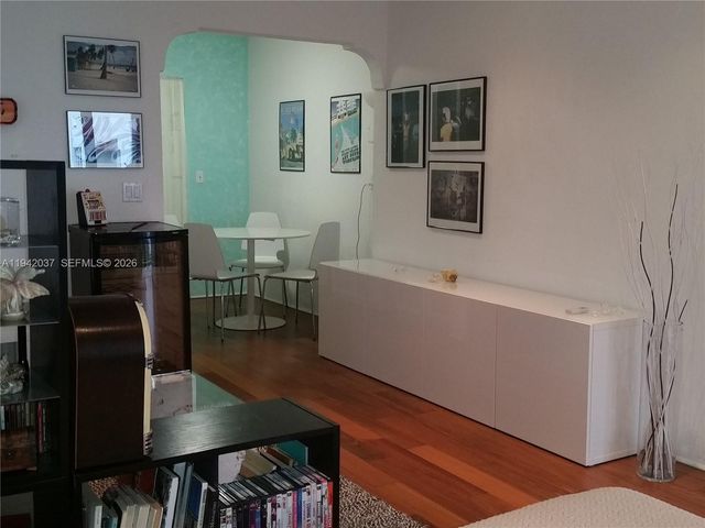 717 Espanola Way 205, Miami Beach, FL 33139