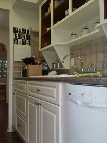 717 Espanola Way 205, Miami Beach, FL 33139