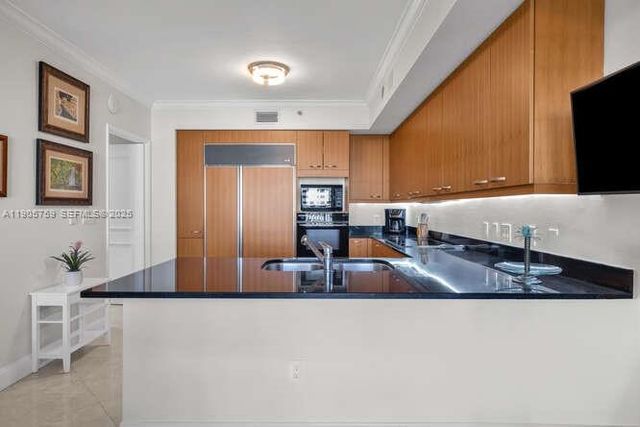 791 SE Crandon Blvd 703, Key Biscayne, FL 33149