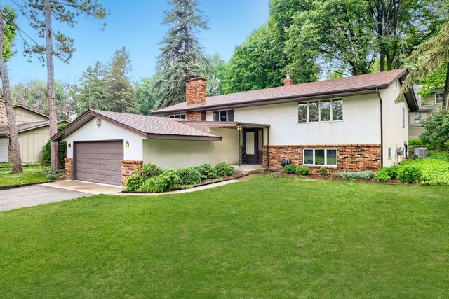 6801 Willow Lane N, Brooklyn Center, MN 55430