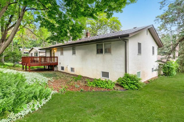 6801 Willow Lane N, Brooklyn Center, MN 55430