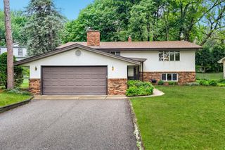 6801 Willow Lane N, Brooklyn Center, MN 55430