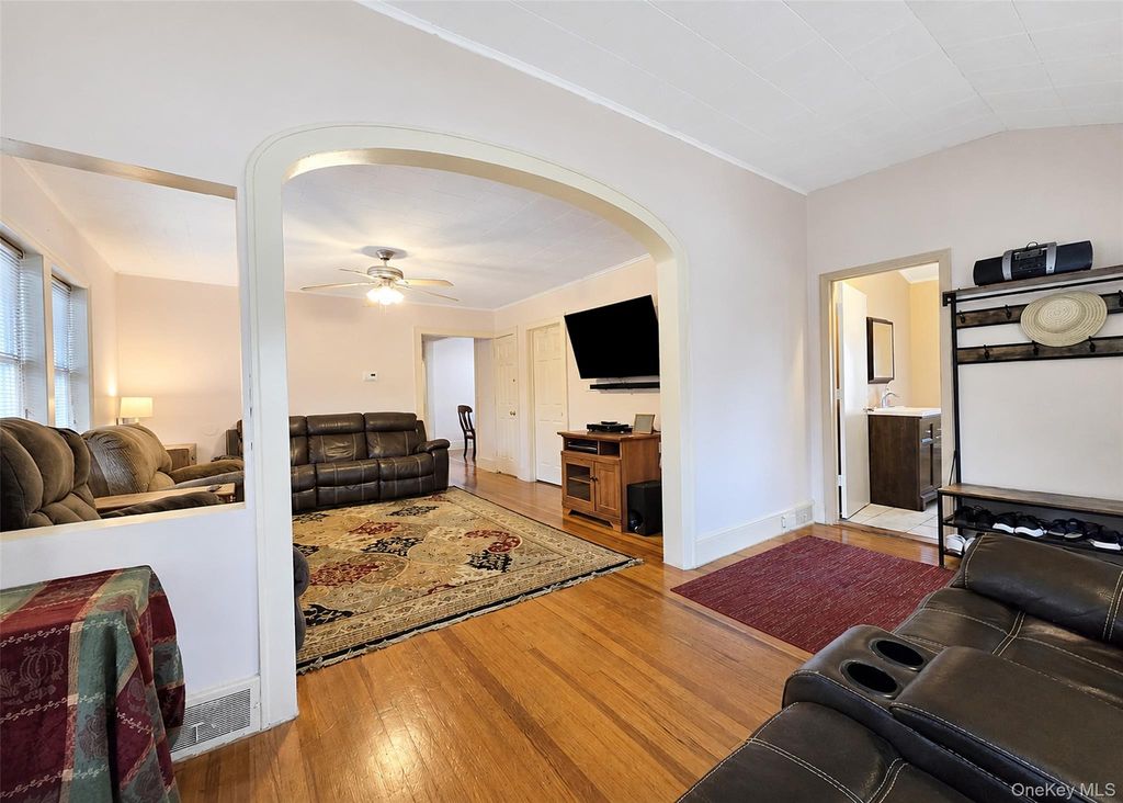 170 Woodycrest Drive, Farmingville, NY 11738 — photo 5