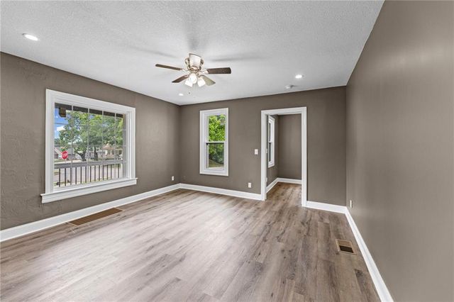 330 Garfield Avenue, Kansas City, KS 66101