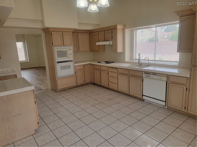 7721 Saint Whittier Court, Las Vegas, NV 89123