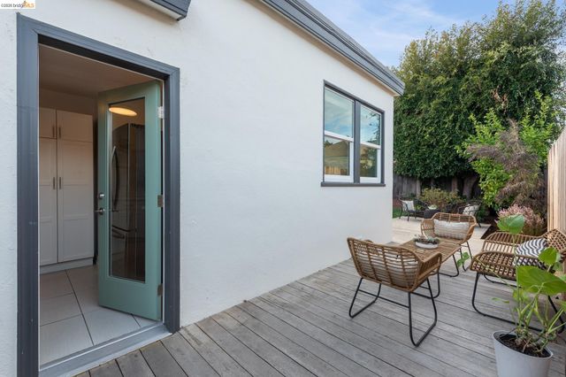 2745 Maxwell Ave, Oakland, CA 94619