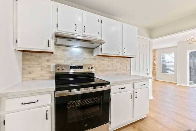 401 Deer Creek, Boerne, TX 78006