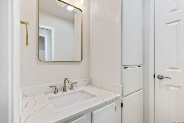 401 Deer Creek, Boerne, TX 78006