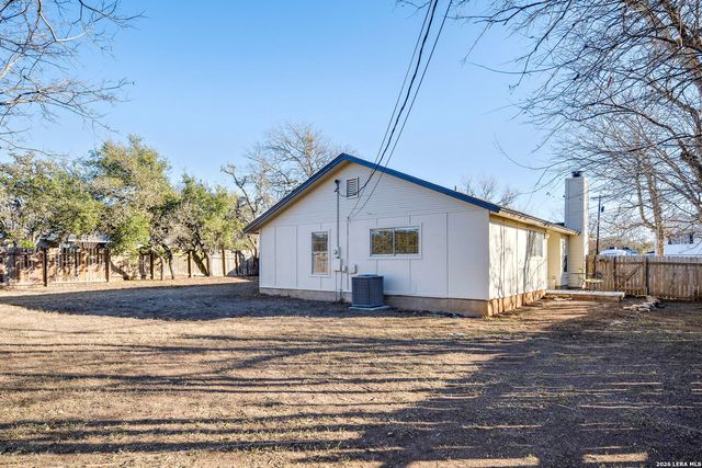 401 Deer Creek, Boerne, TX 78006