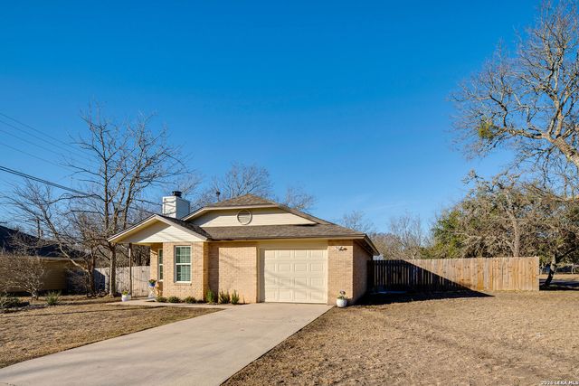 401 Deer Creek, Boerne, TX 78006