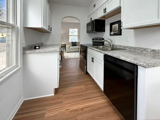 4117 5th Avenue, Des Moines, IA 50313