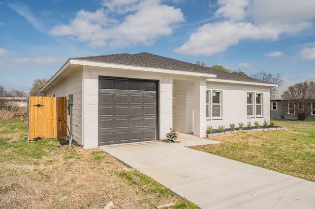 3934 Lee Street, Greenville, TX 75401