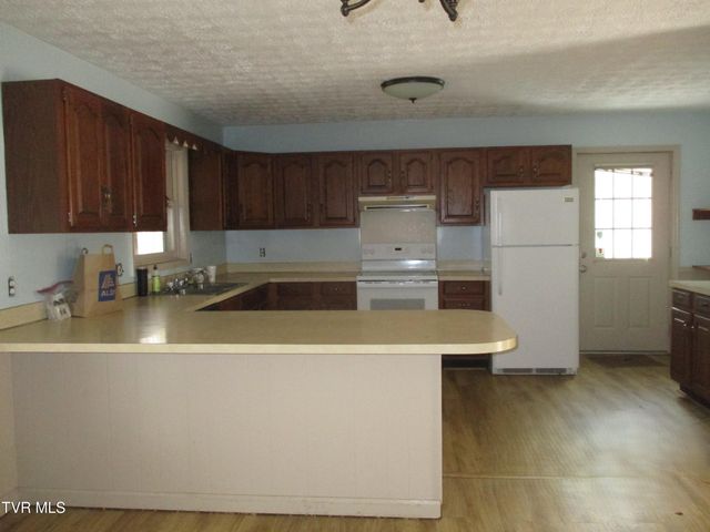 145 Rock City Road, Kingsport, TN 37664