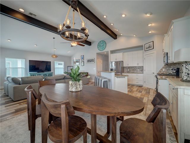 1900 S. 11th St. 4, Port Aransas, TX 78373