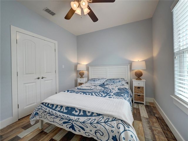 1900 S. 11th St. 4, Port Aransas, TX 78373