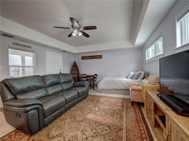 1900 S. 11th St. 4, Port Aransas, TX 78373