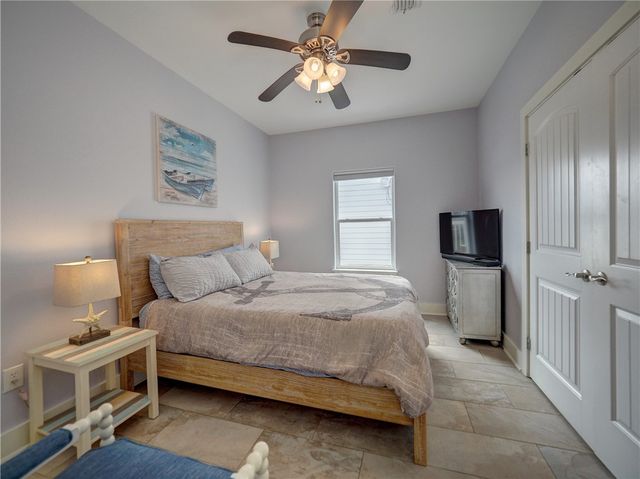 1900 S. 11th St. 4, Port Aransas, TX 78373