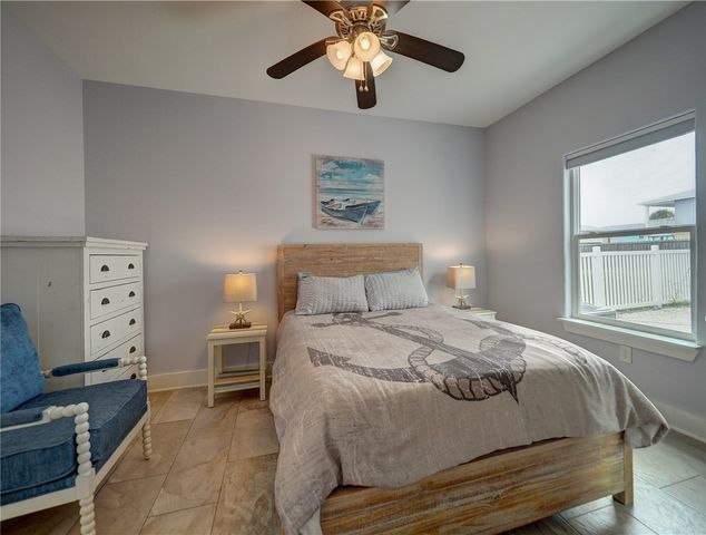 1900 S. 11th St. 4, Port Aransas, TX 78373