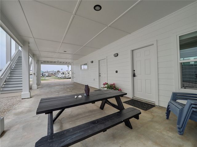 1900 S. 11th St. 4, Port Aransas, TX 78373