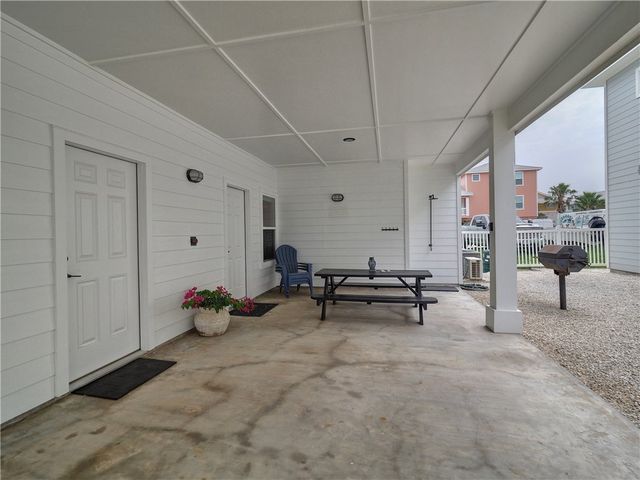 1900 S. 11th St. 4, Port Aransas, TX 78373