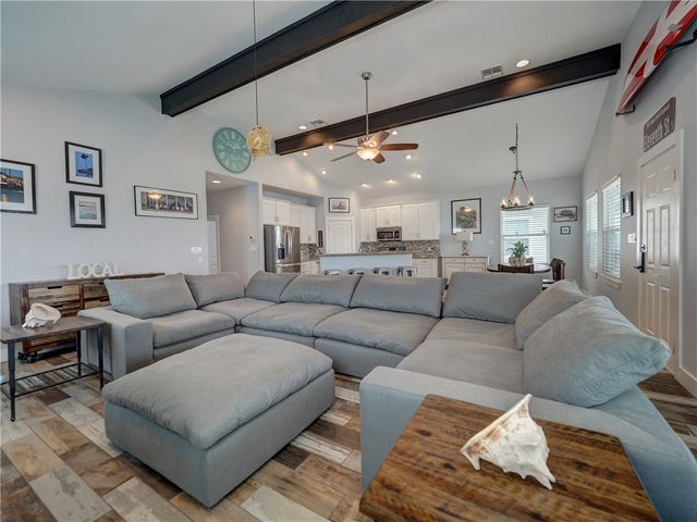 1900 S. 11th St. 4, Port Aransas, TX 78373