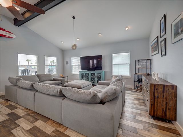 1900 S. 11th St. 4, Port Aransas, TX 78373