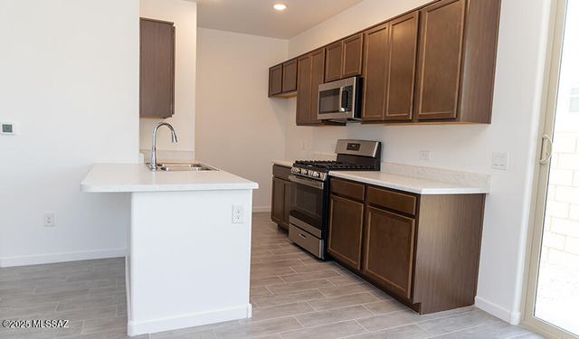 2671 S Oakenshield Way, Tucson, AZ 85730