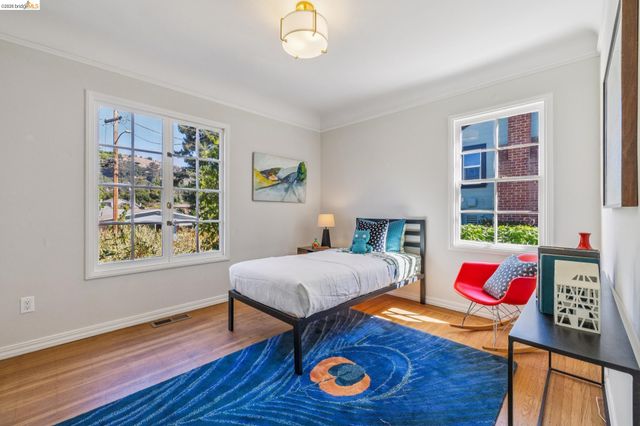 7531 Greenly Dr, Oakland, CA 94605