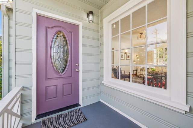 7531 Greenly Dr, Oakland, CA 94605