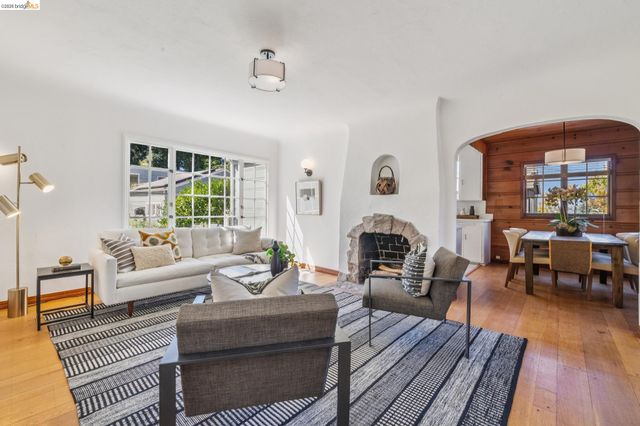 7531 Greenly Dr, Oakland, CA 94605