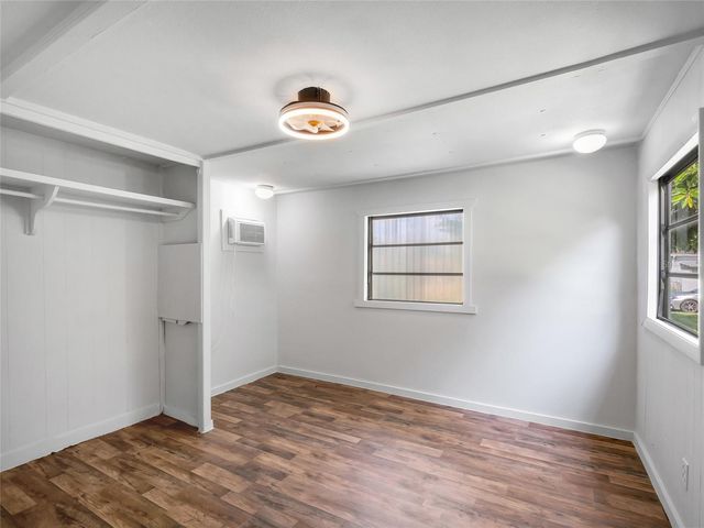 4863 VICTORIA AVENUE, Sarasota, FL 34233