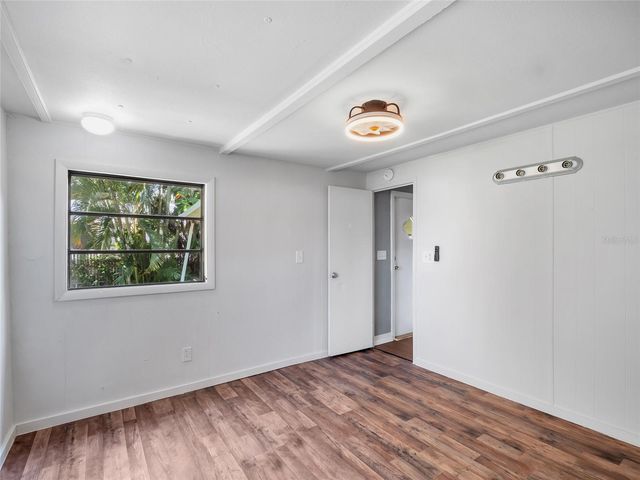 4863 VICTORIA AVENUE, Sarasota, FL 34233