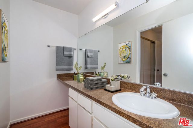 906 N Doheny Drive 219, West Hollywood, CA 90069