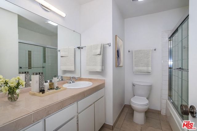 906 N Doheny Drive 219, West Hollywood, CA 90069