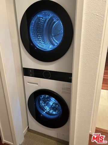 906 N Doheny Drive 219, West Hollywood, CA 90069