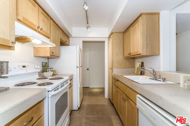 906 N Doheny Drive 219, West Hollywood, CA 90069