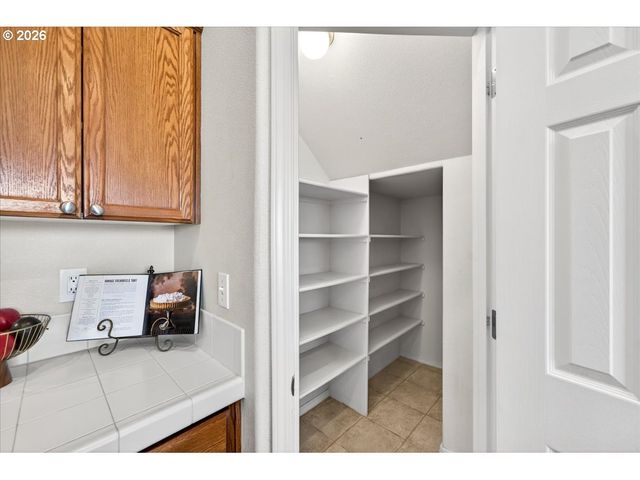 17011 Sw GLEN PARK Ct, Beaverton, OR 97003