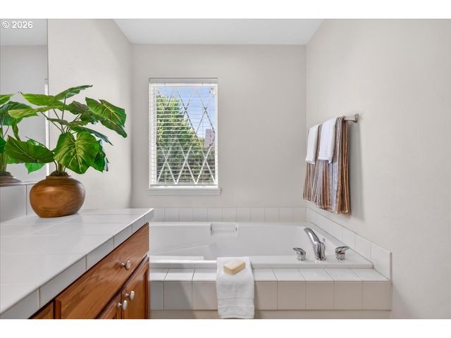17011 Sw GLEN PARK Ct, Beaverton, OR 97003