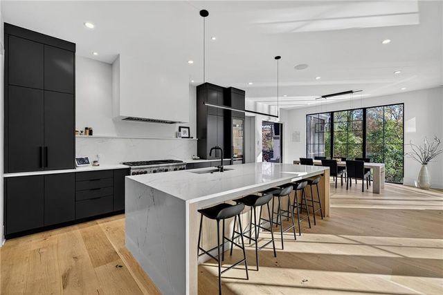 4795 Merlendale Court, Atlanta, GA 30327