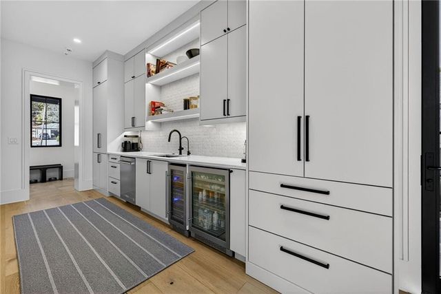 4795 Merlendale Court, Atlanta, GA 30327