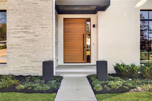 4795 Merlendale Court, Atlanta, GA 30327