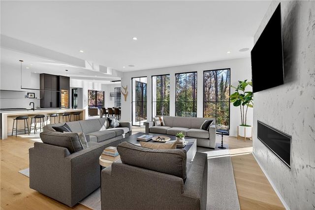 4795 Merlendale Court, Atlanta, GA 30327