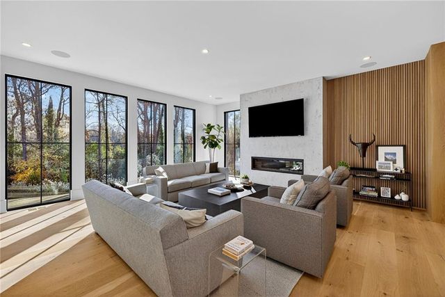 4795 Merlendale Court, Atlanta, GA 30327