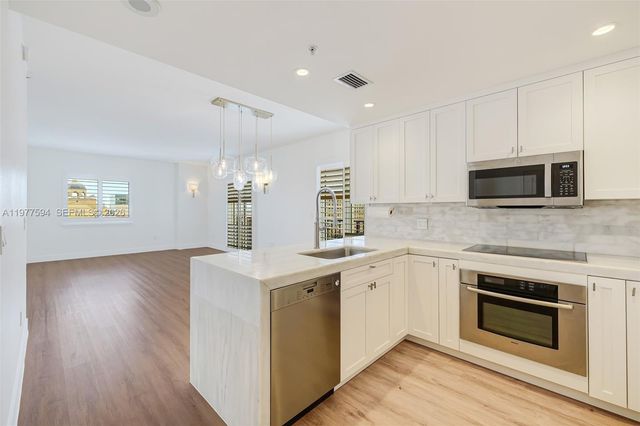 10 Aragon Ave 1117, Coral Gables, FL 33134