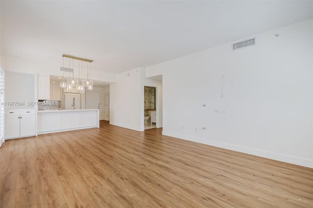 10 Aragon Ave 1117, Coral Gables, FL 33134