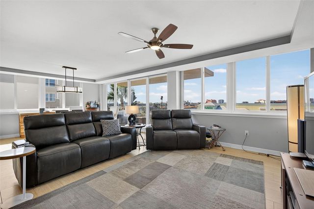 223 ISLAND WAY 6D, Clearwater Beach, FL 33767