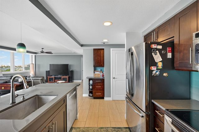 223 ISLAND WAY 6D, Clearwater Beach, FL 33767