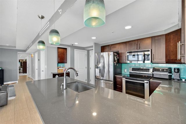 223 ISLAND WAY 6D, Clearwater Beach, FL 33767